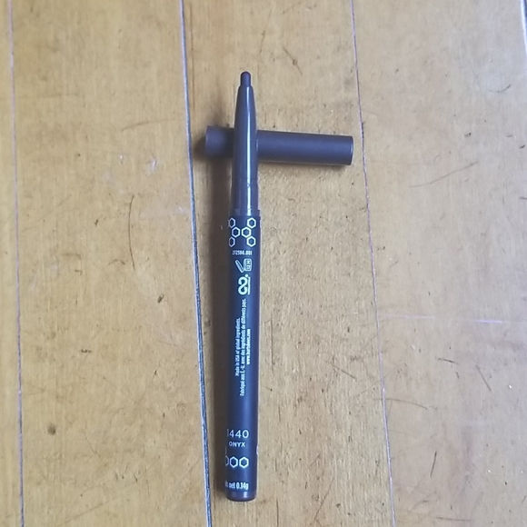 🐰Swatched* Burts Bees Gel Eyeliner ONYX - Picture 2 of 2